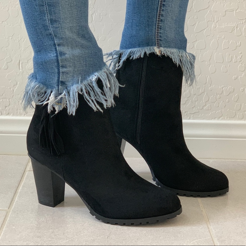 NIB Black Chic Tassel Detail Chunky Heel Boots - Picture 7 of 8
